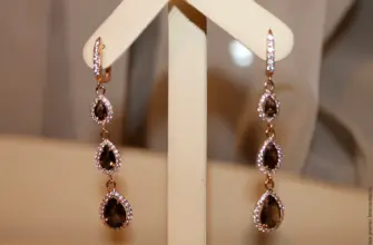 Серьги висячие с камнями